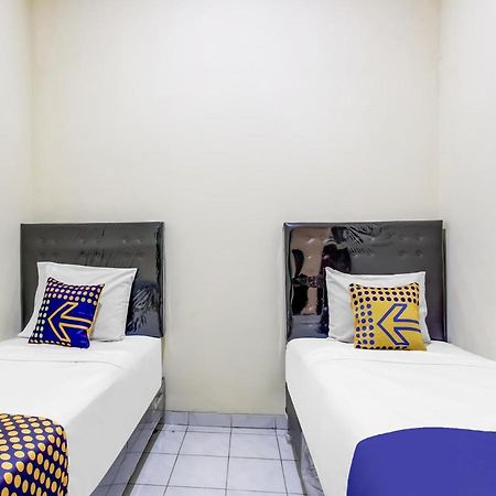 SPOT ON 91374 Asia Stay Semarang Bagian luar foto