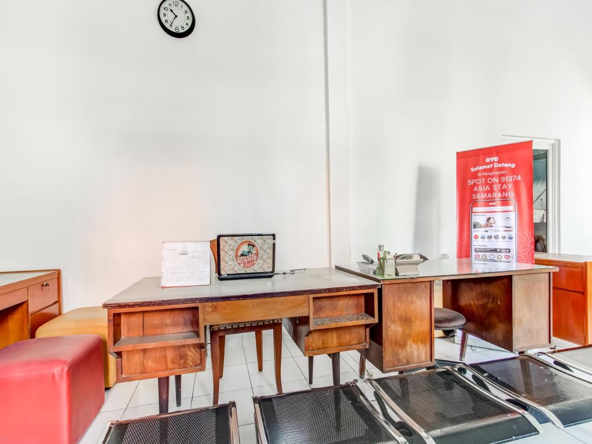 SPOT ON 91374 Asia Stay Semarang Bagian luar foto