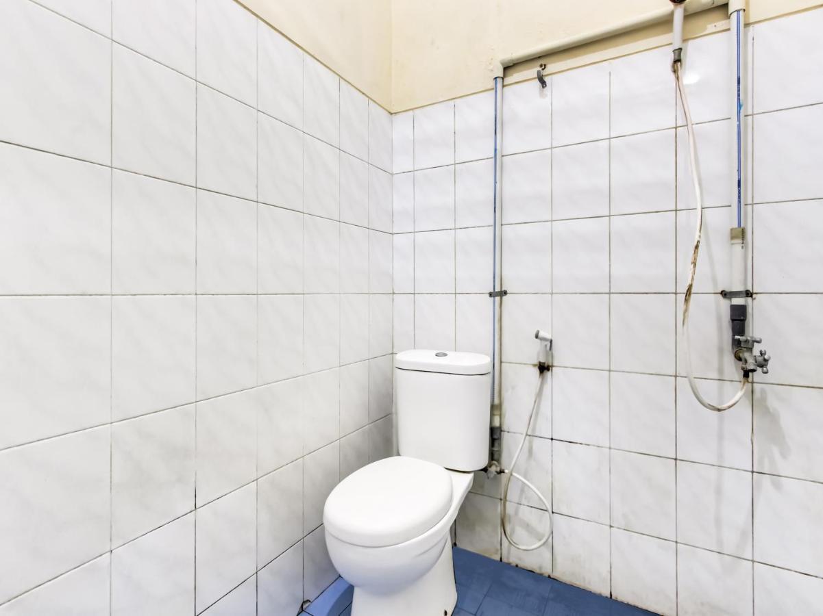 SPOT ON 91374 Asia Stay Semarang Bagian luar foto