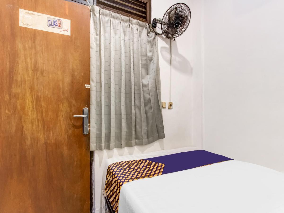 SPOT ON 91374 Asia Stay Semarang Bagian luar foto