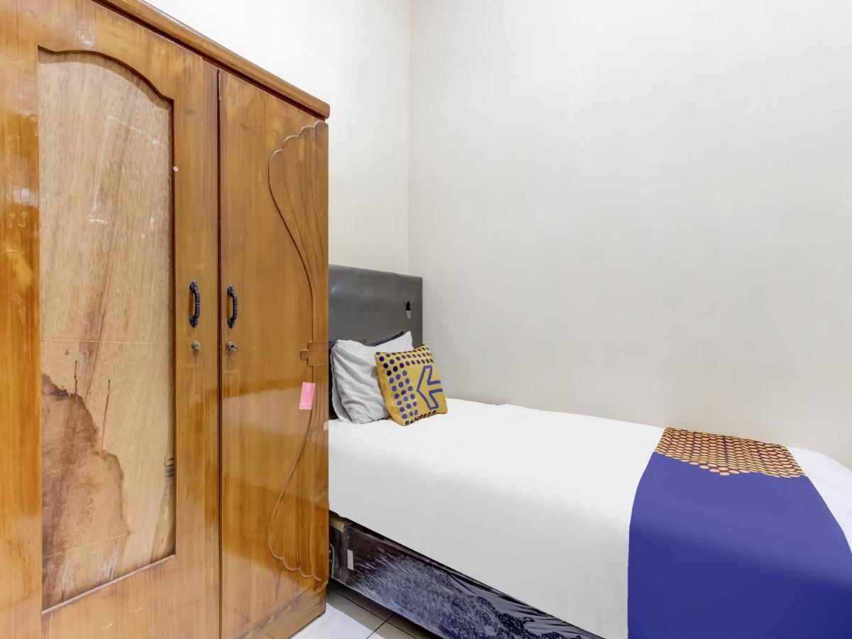 SPOT ON 91374 Asia Stay Semarang Bagian luar foto