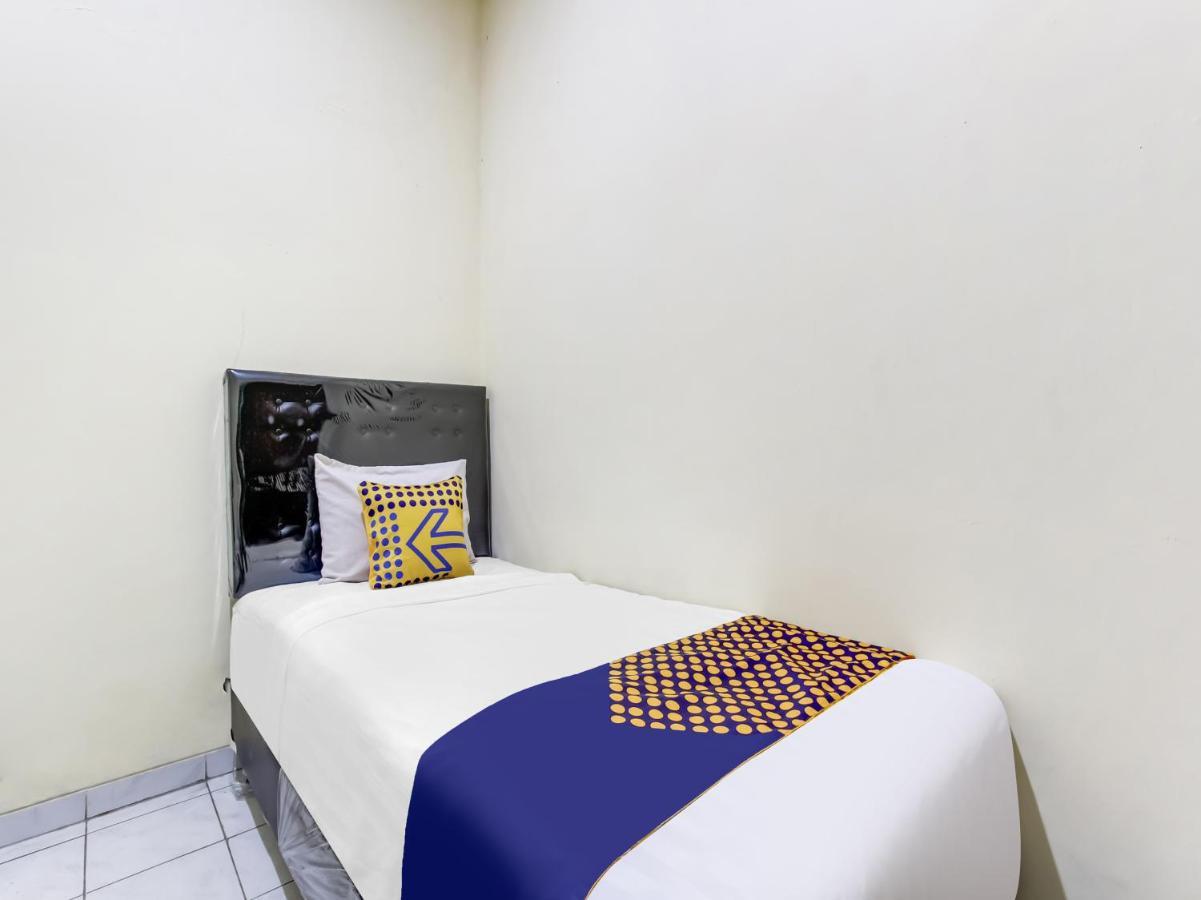 SPOT ON 91374 Asia Stay Semarang Bagian luar foto